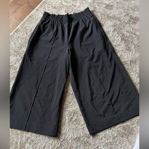 Athleta Black electric crop pant